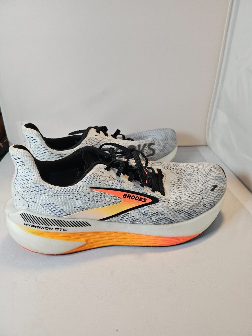 Brooks Hyperion GTS 2, Illusion/Coral/Black, 7.5 Medium US